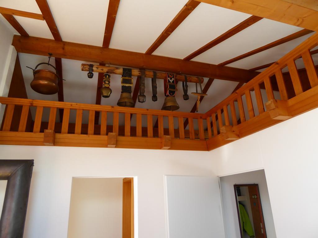 Chalet Gerbera Wengen Rum bild